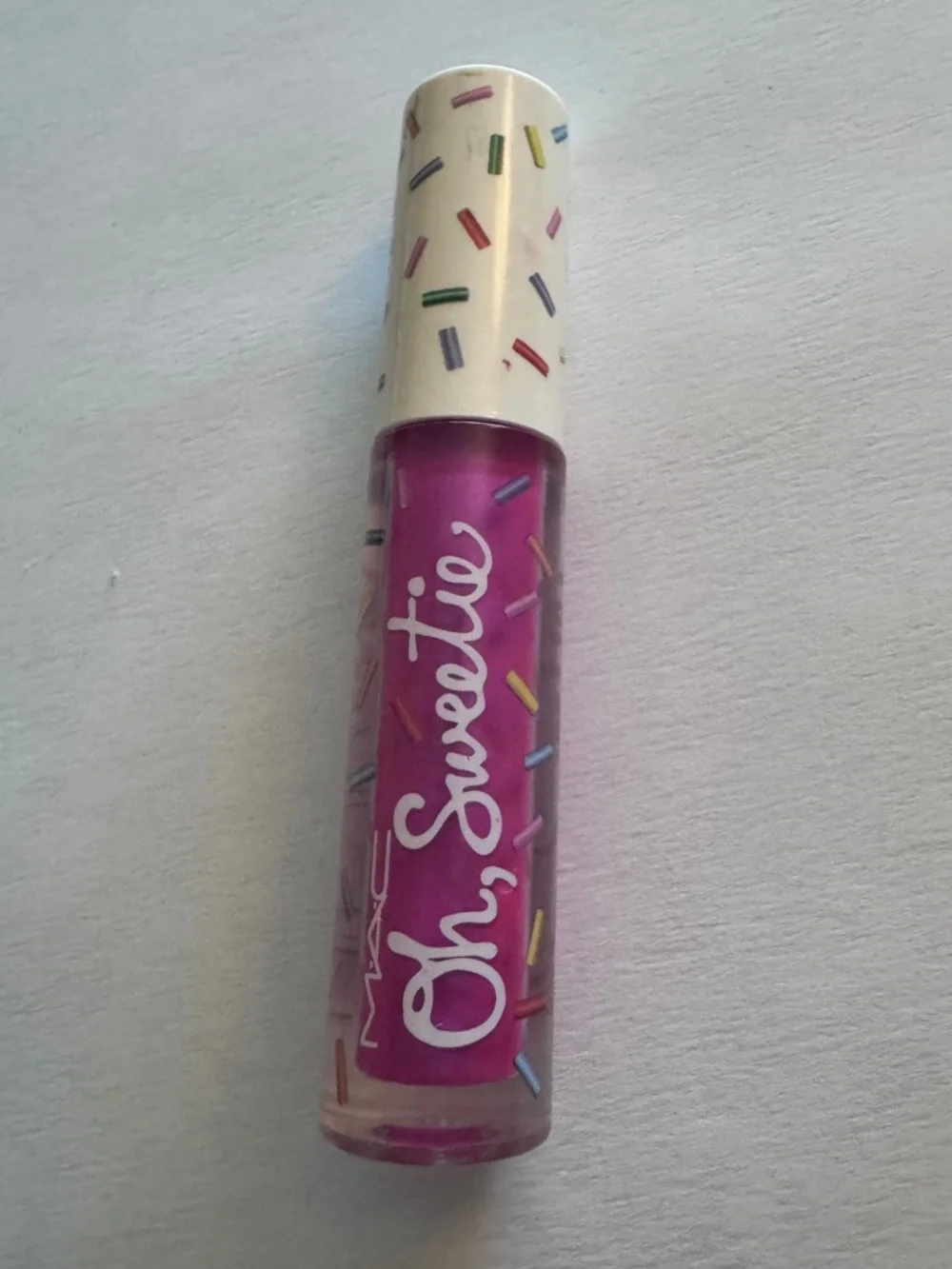 ORIGINAL | MAC Cosmetics Oh, Sweetie Lip Glass | Raspberry Cream - Picture 6 of 7